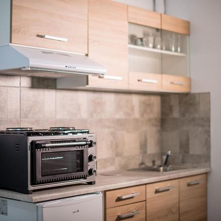 Gio Apartments Превеза Екстериор снимка